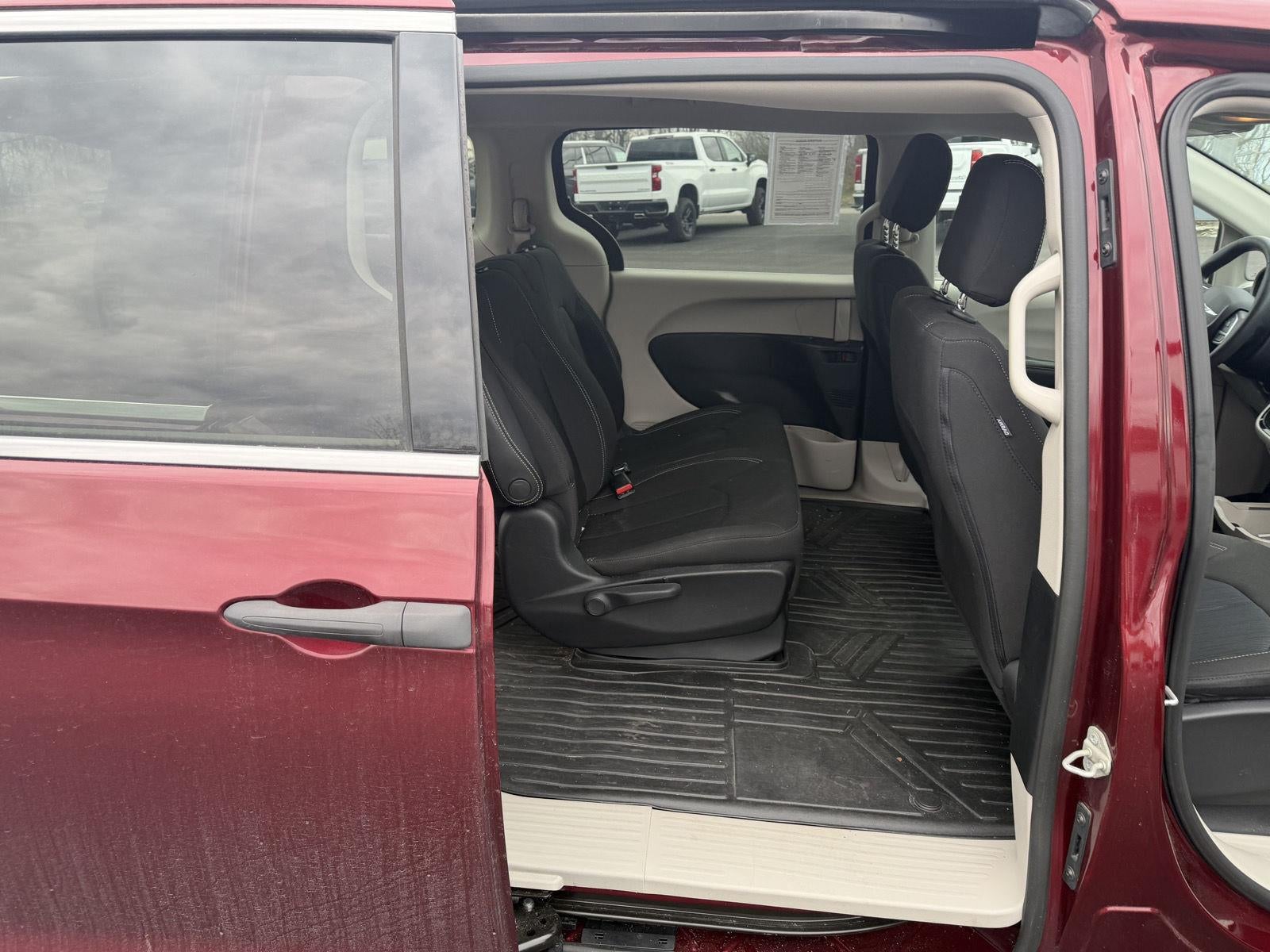 2021 Chrysler Voyager L