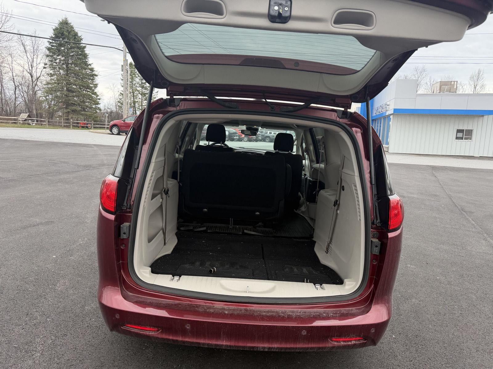 2021 Chrysler Voyager L