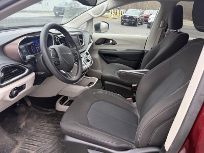 2021 Chrysler Voyager L