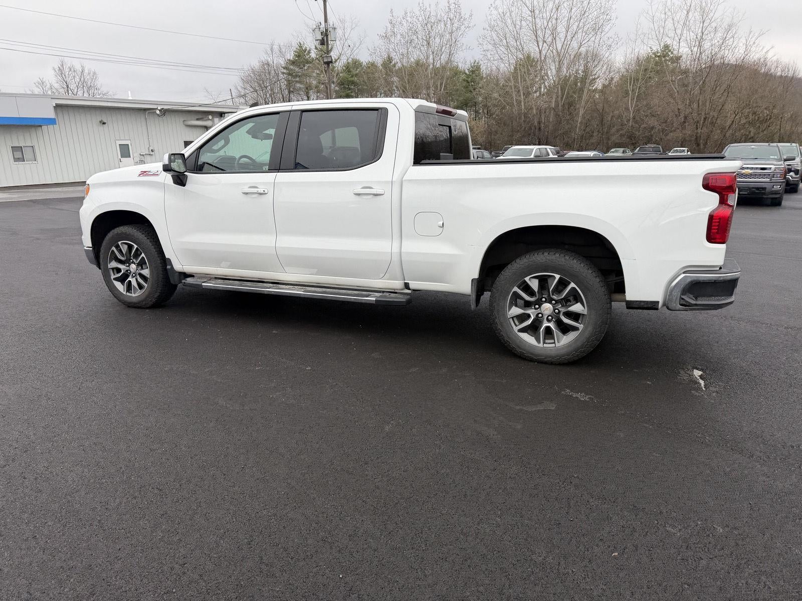 2025 Chevrolet Silverado 1500 LT