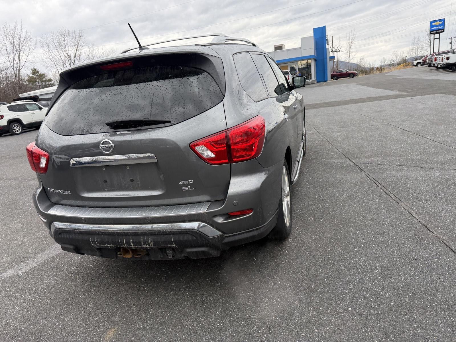 2018 Nissan Pathfinder SL