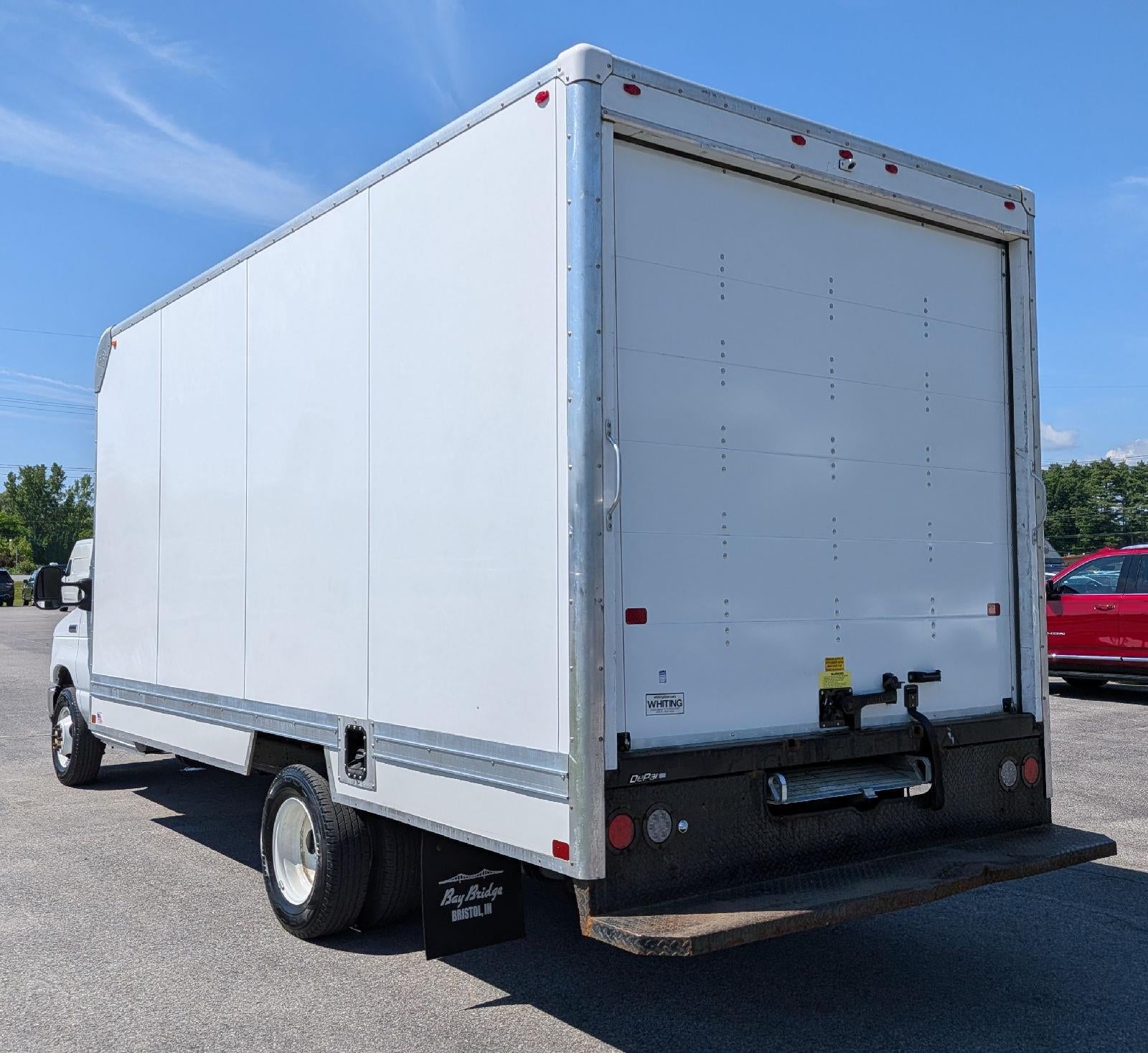 2025 Ford E-Series Cutaway E-350
