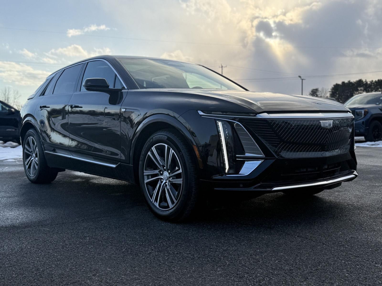 2025 Cadillac LYRIQ Luxury 1