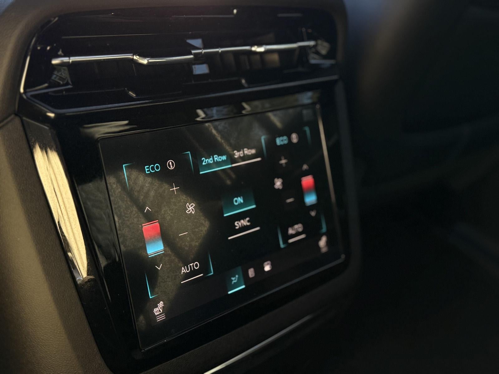 2026 Cadillac ESCALADE IQL Luxury