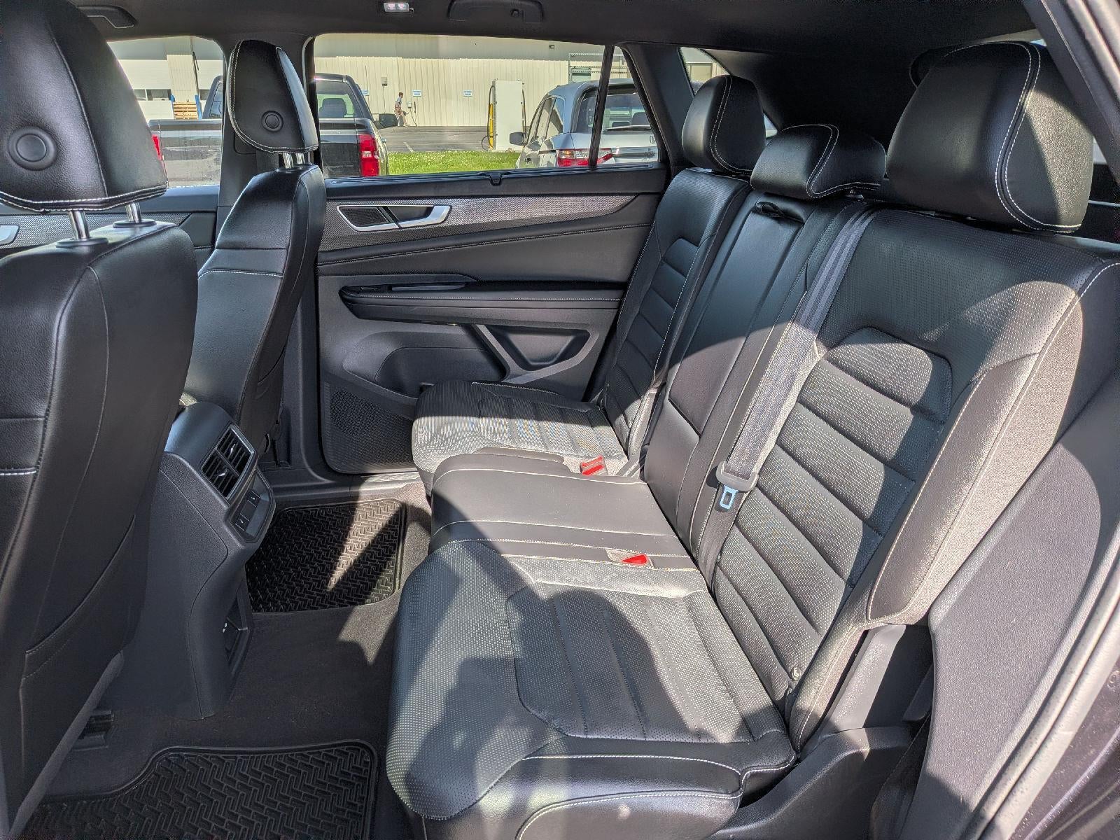 2024 Volkswagen Atlas Cross Sport 2.0T SEL R-Line