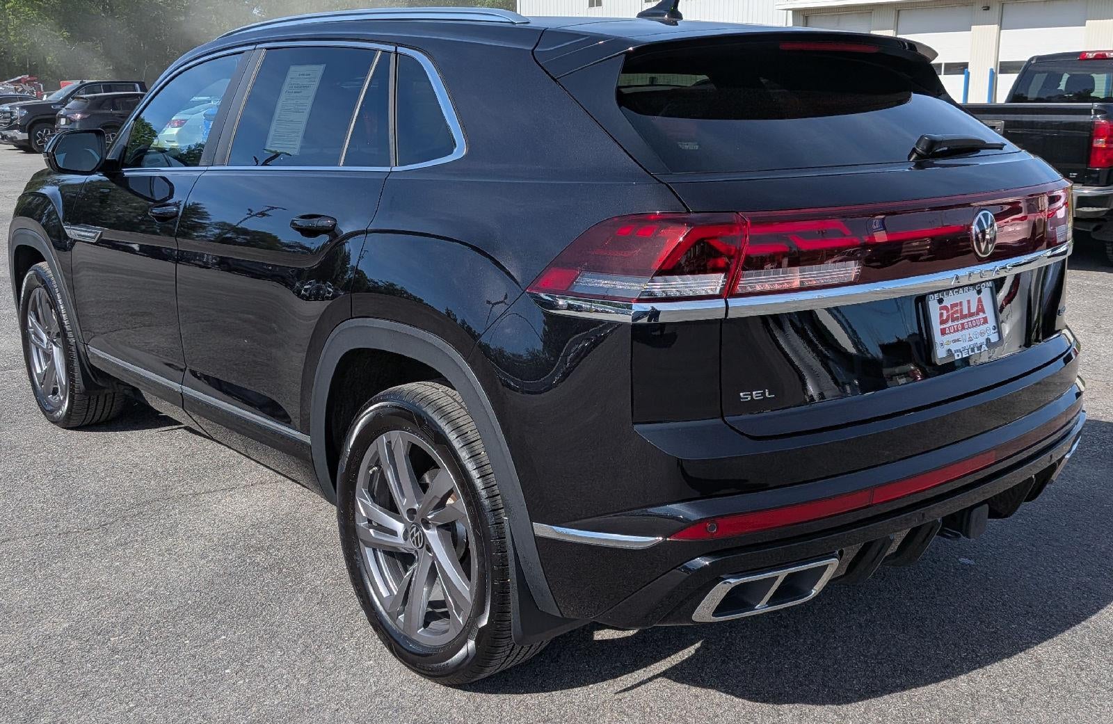 2024 Volkswagen Atlas Cross Sport 2.0T SEL R-Line