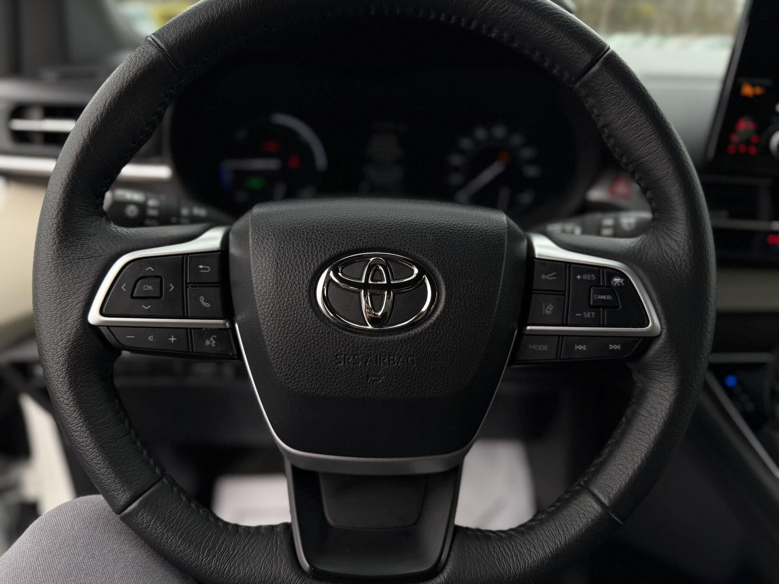 2023 Toyota Sienna XLE