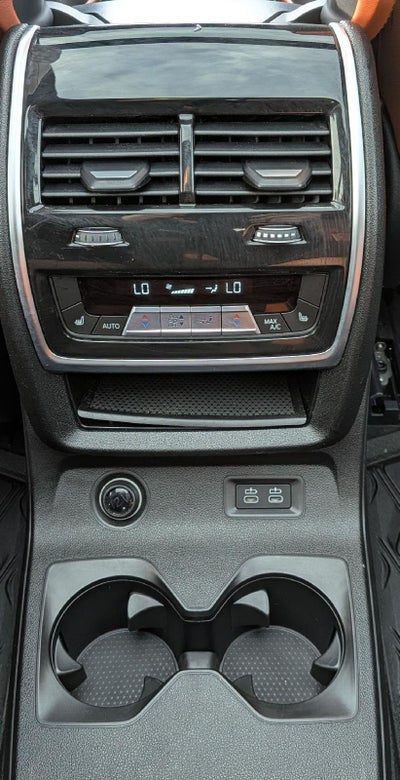 2025 BMW X7 M60i