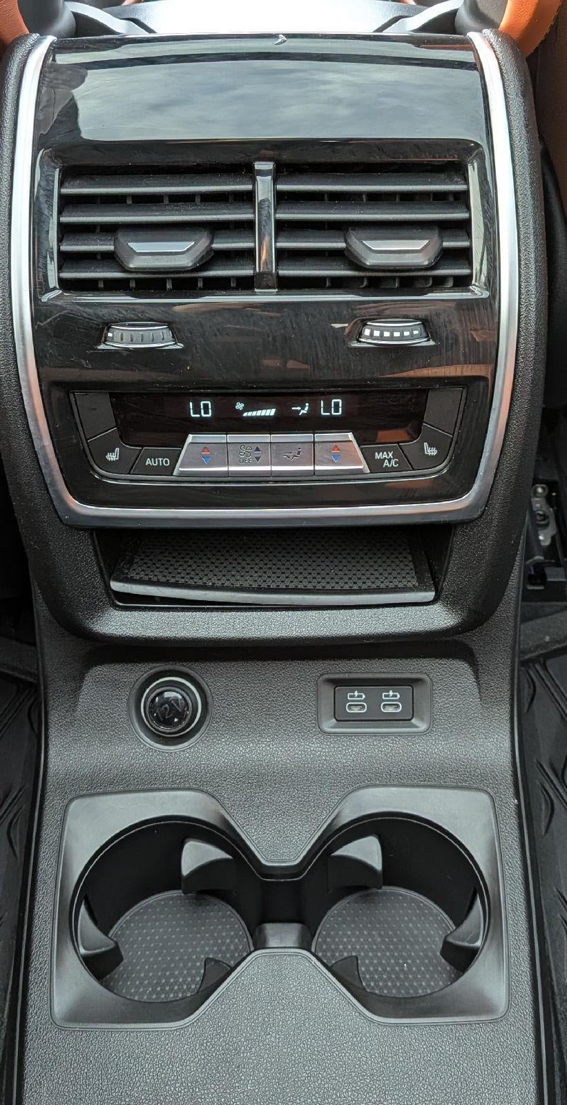 2025 BMW X7 M60i