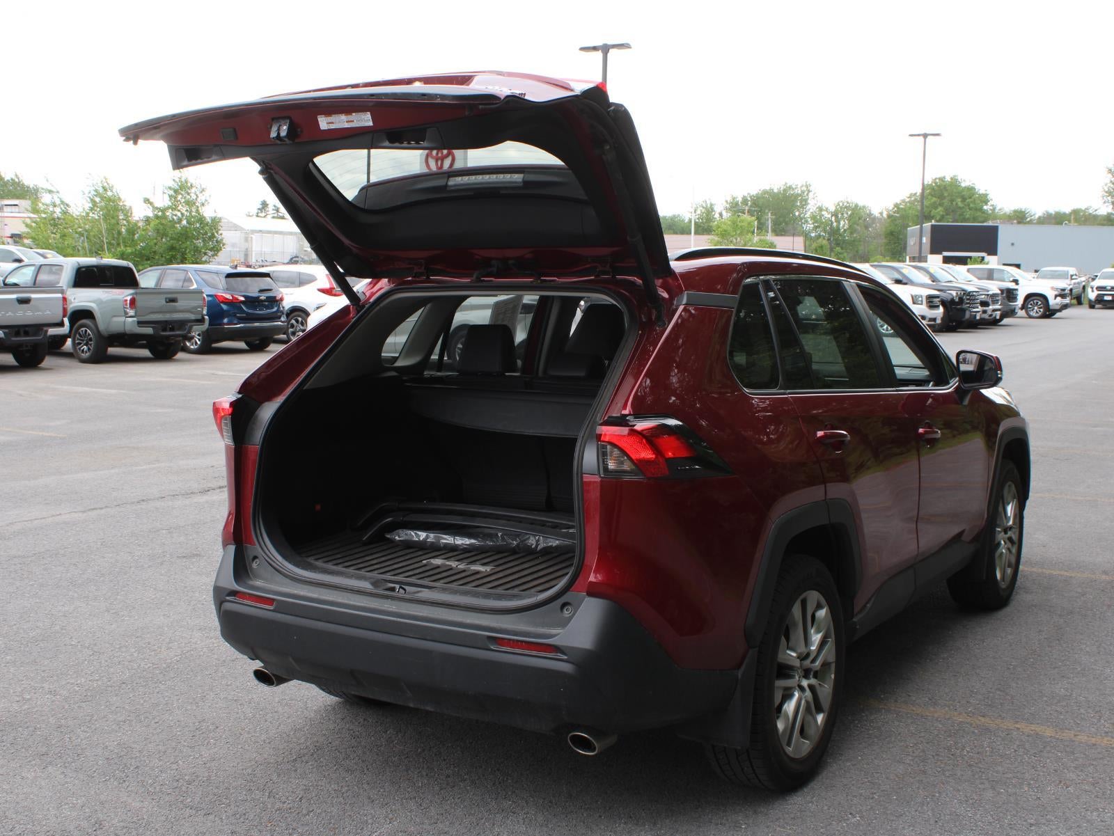 2023 Toyota RAV4 XLE Premium