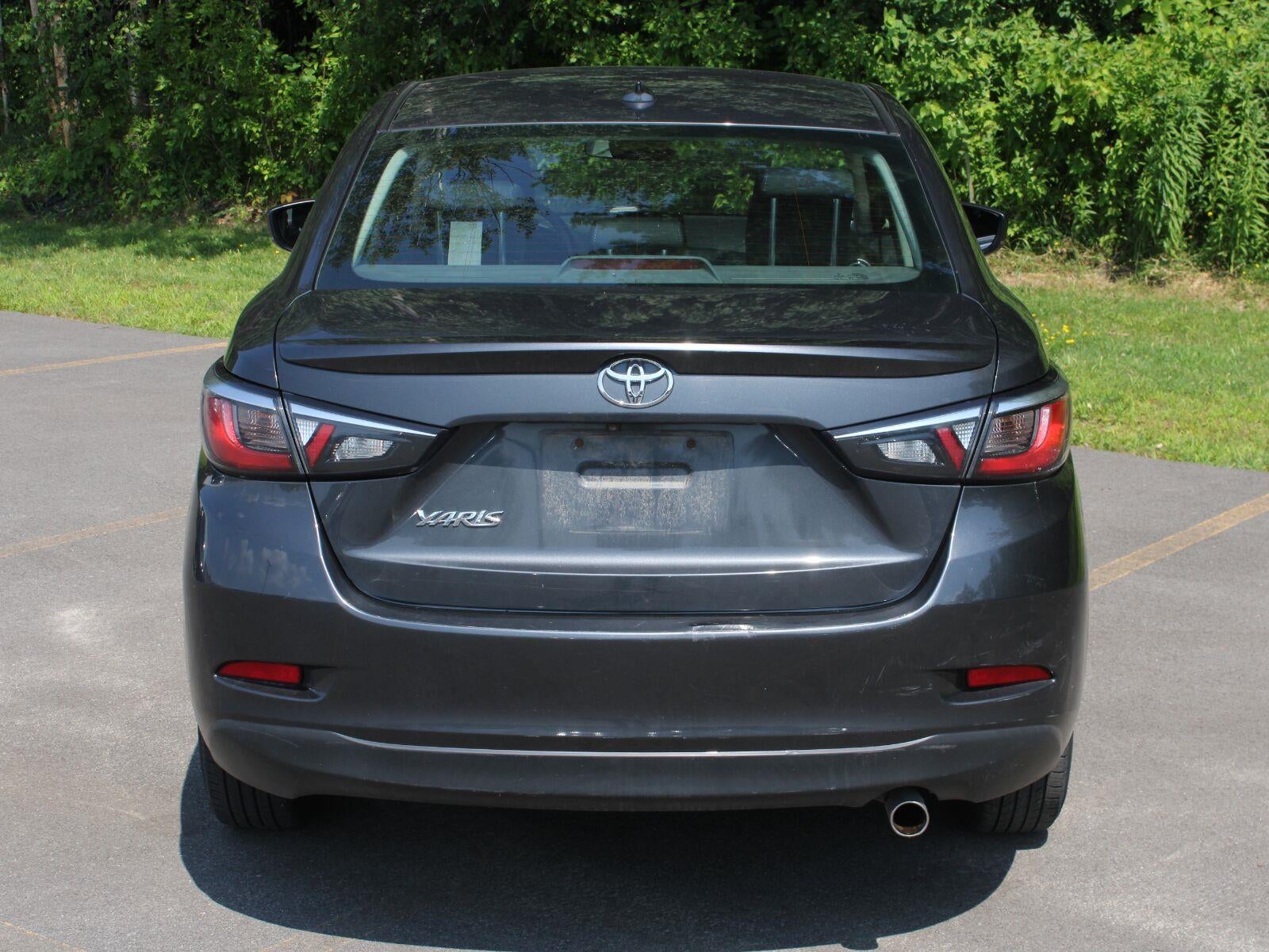 2019 Toyota Yaris Sedan LE