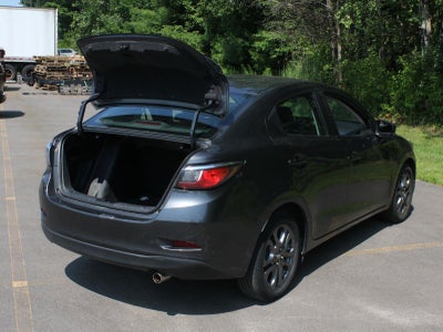 2019 Toyota Yaris Sedan LE