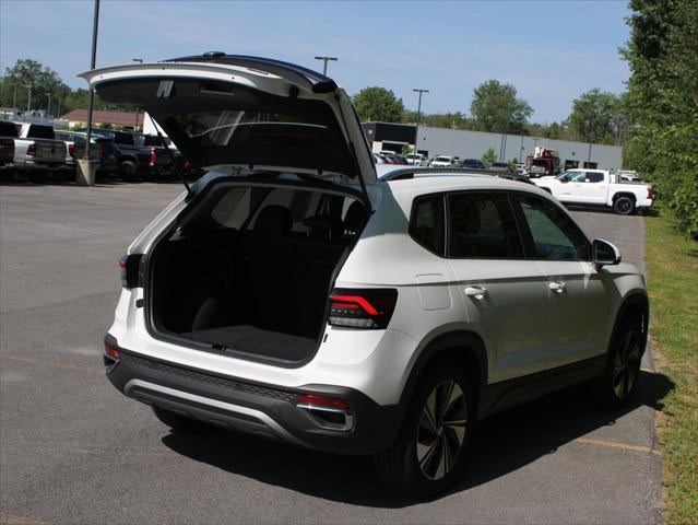 2026 Volkswagen Taos SE