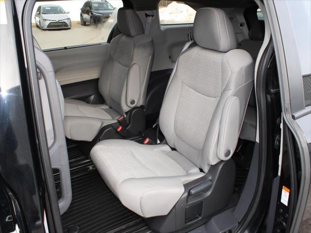 2024 Toyota Sienna LE