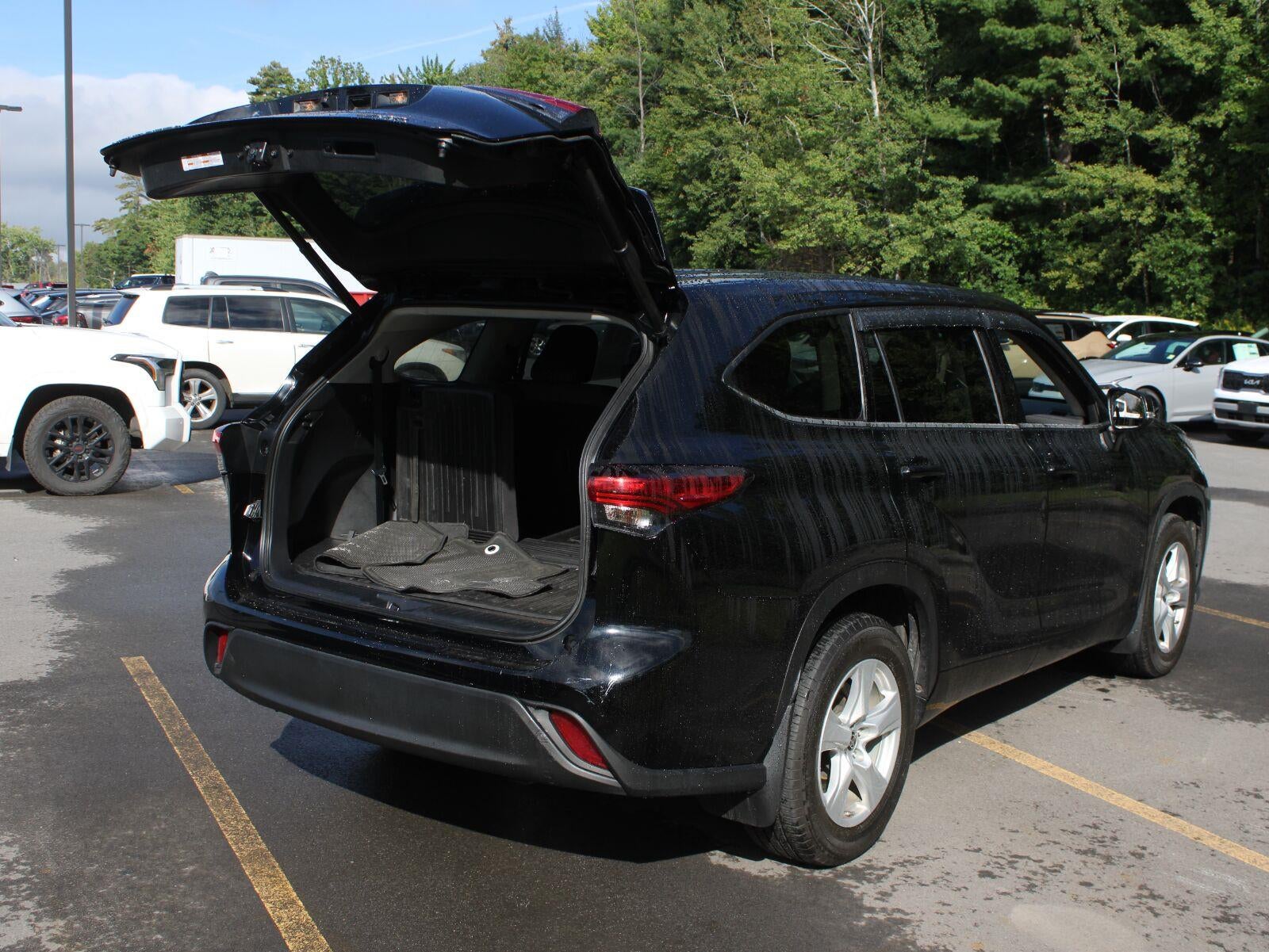 2021 Toyota Highlander LE