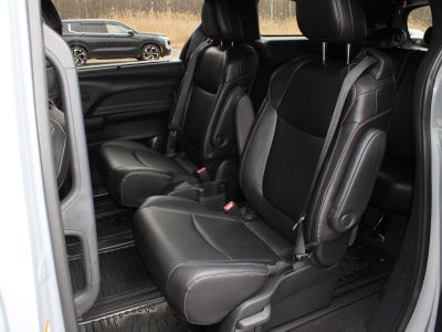 2025 Toyota Sienna Woodland Edition