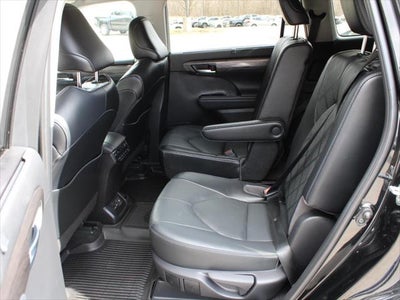 2022 Toyota Highlander Platinum