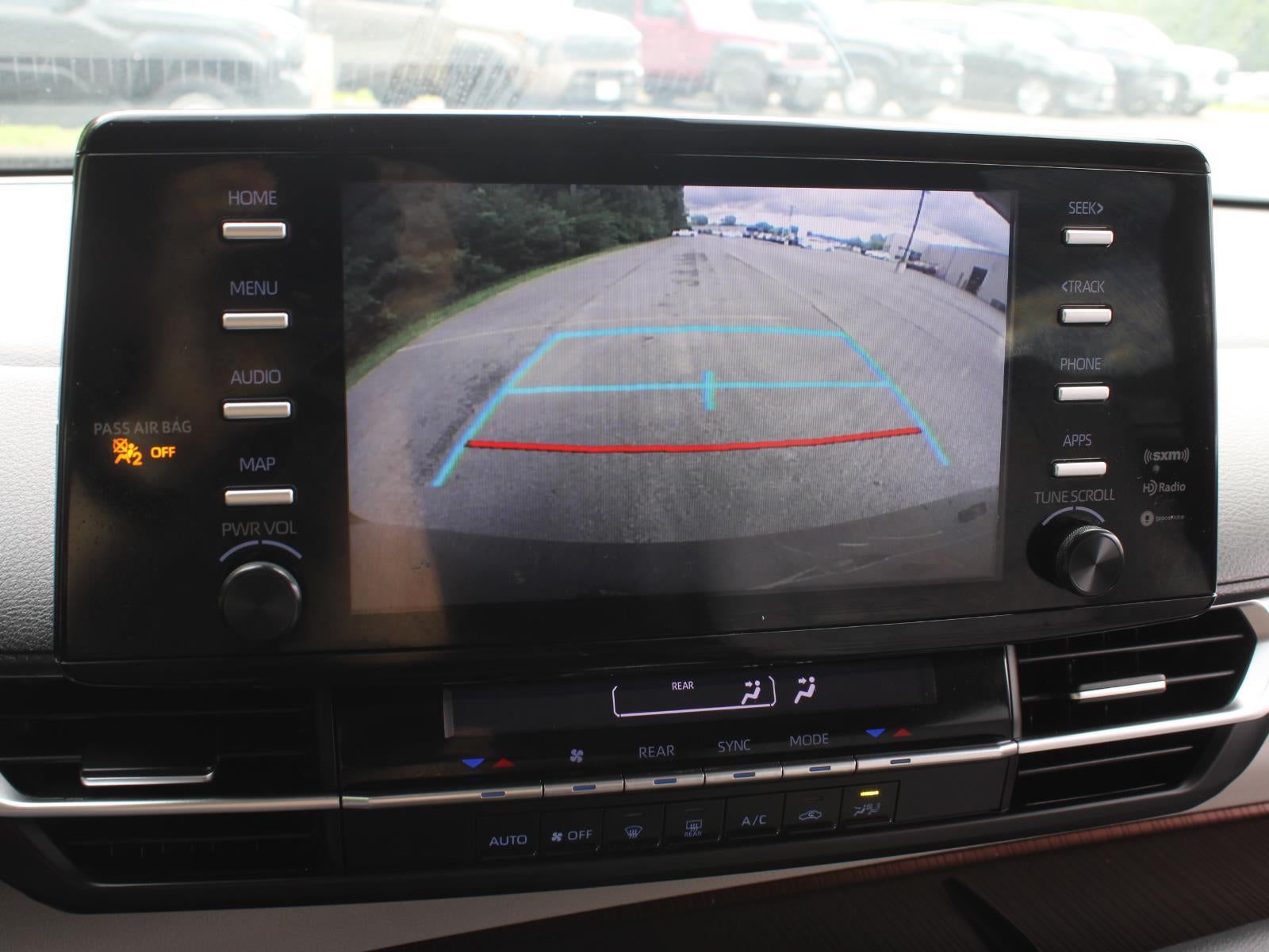 2022 Toyota Sienna LE