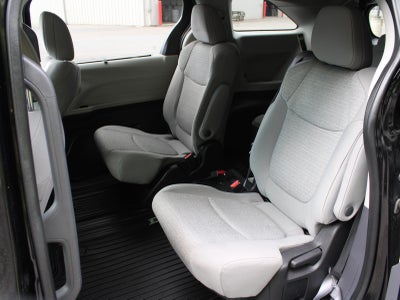 2022 Toyota Sienna LE