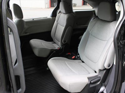 2022 Toyota Sienna LE