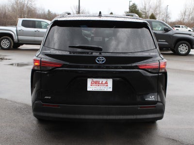 2022 Toyota Sienna LE