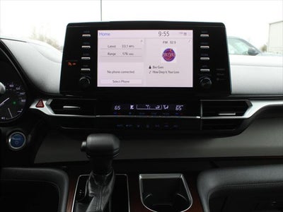 2022 Toyota Sienna LE