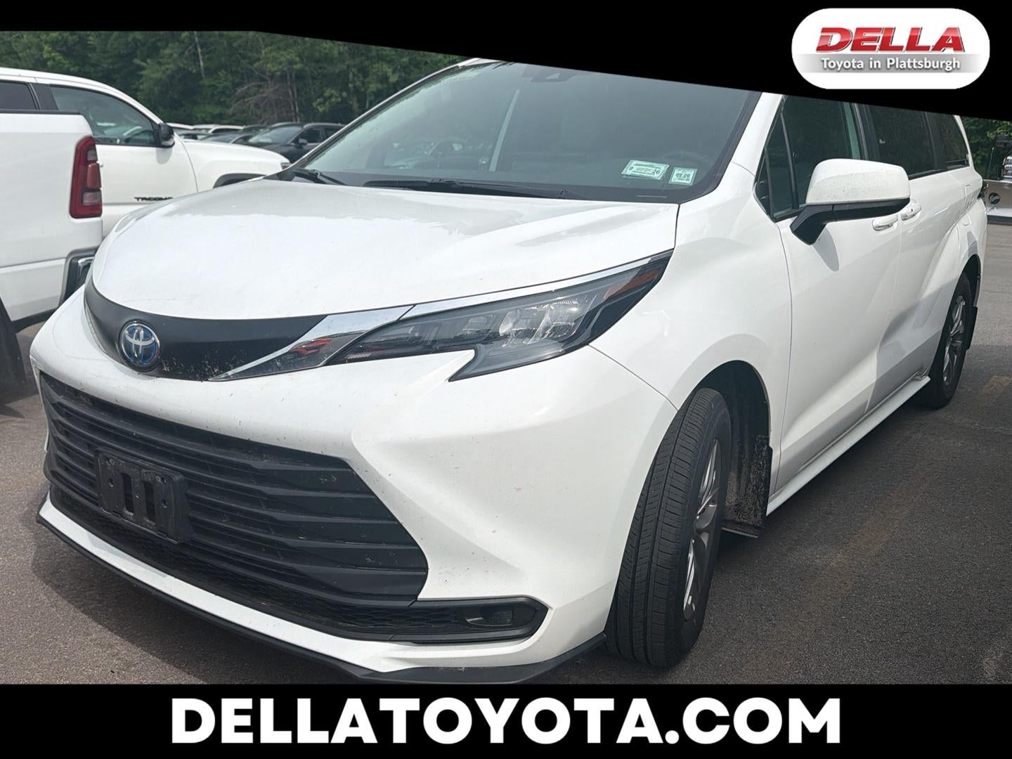 2025 Toyota Sienna LE