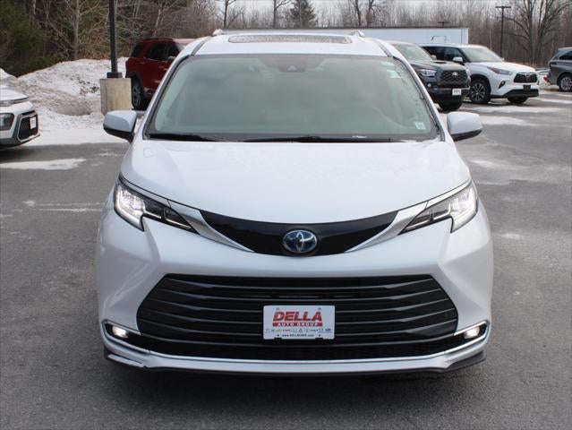 2023 Toyota Sienna Limited