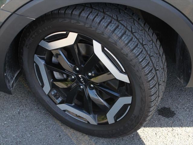 2024 Kia Telluride S - Photo 42