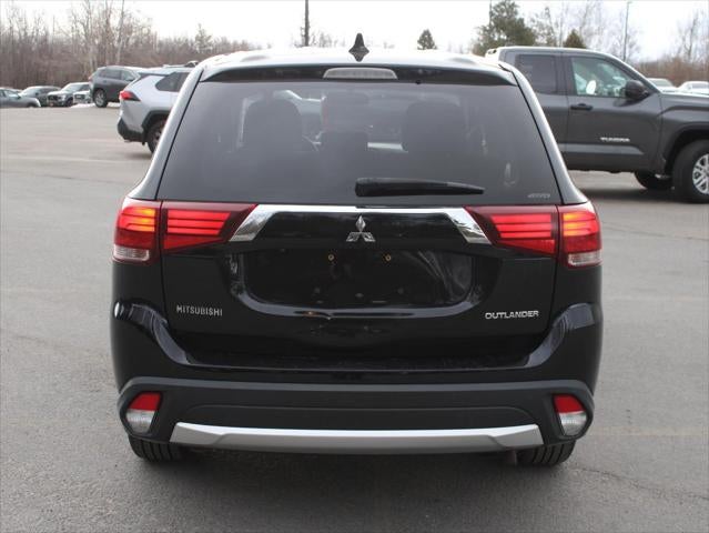 2017 Mitsubishi Outlander ES