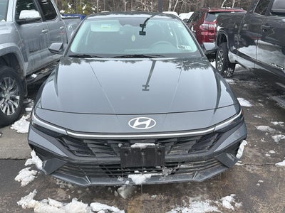 2024 Hyundai Elantra SE