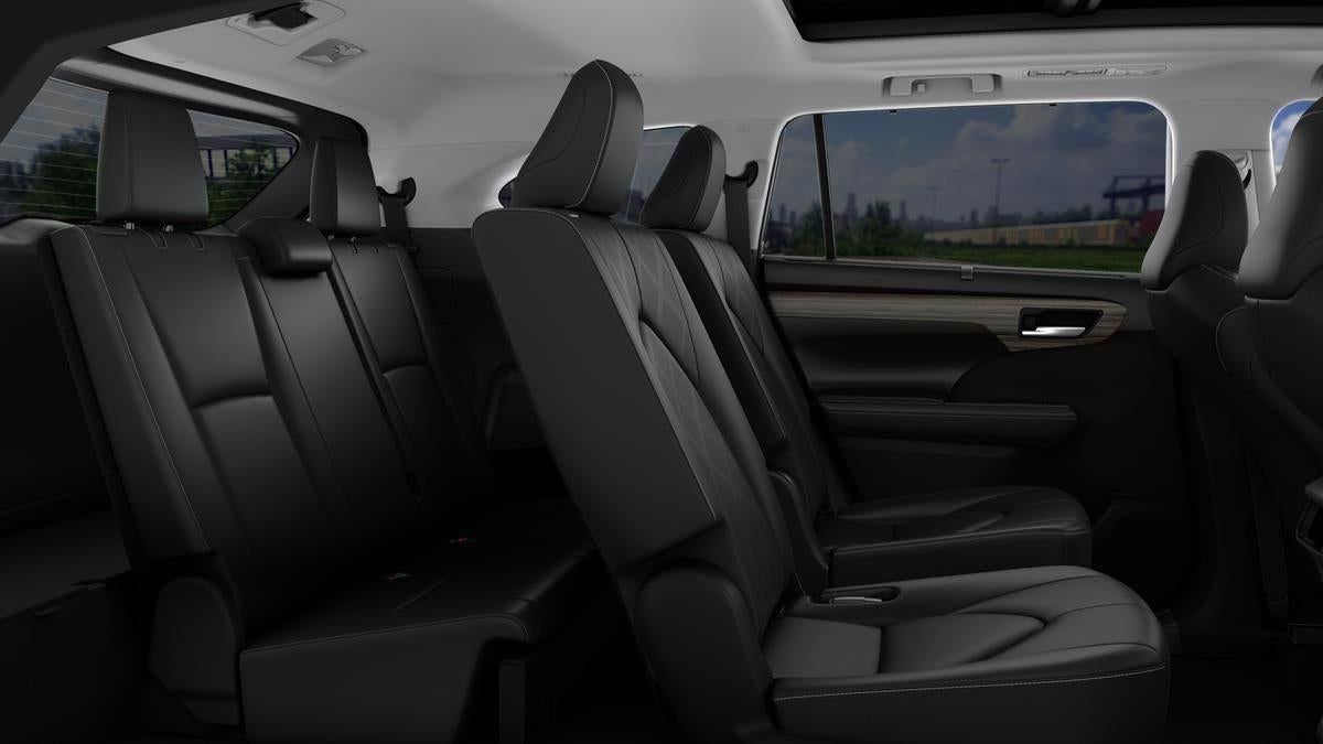 2026 Toyota Highlander Hybrid Platinum