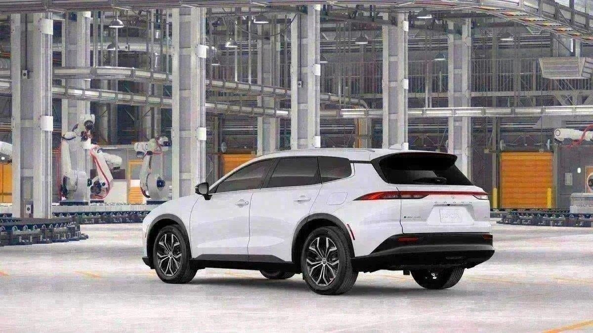 2026 Toyota Toyota Crown Signia XLE