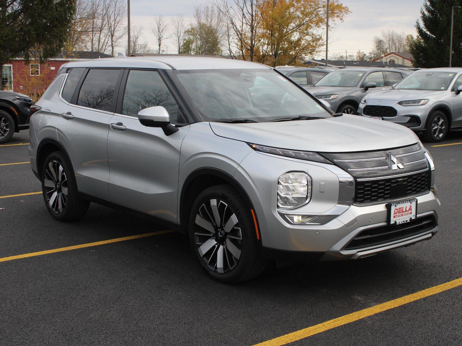 2025 Mitsubishi Outlander SE