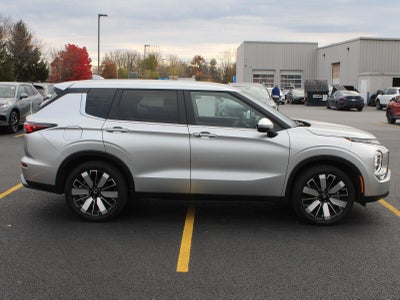2025 Mitsubishi Outlander SE