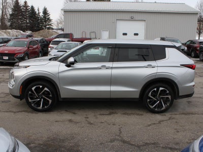 2022 Mitsubishi Outlander ES