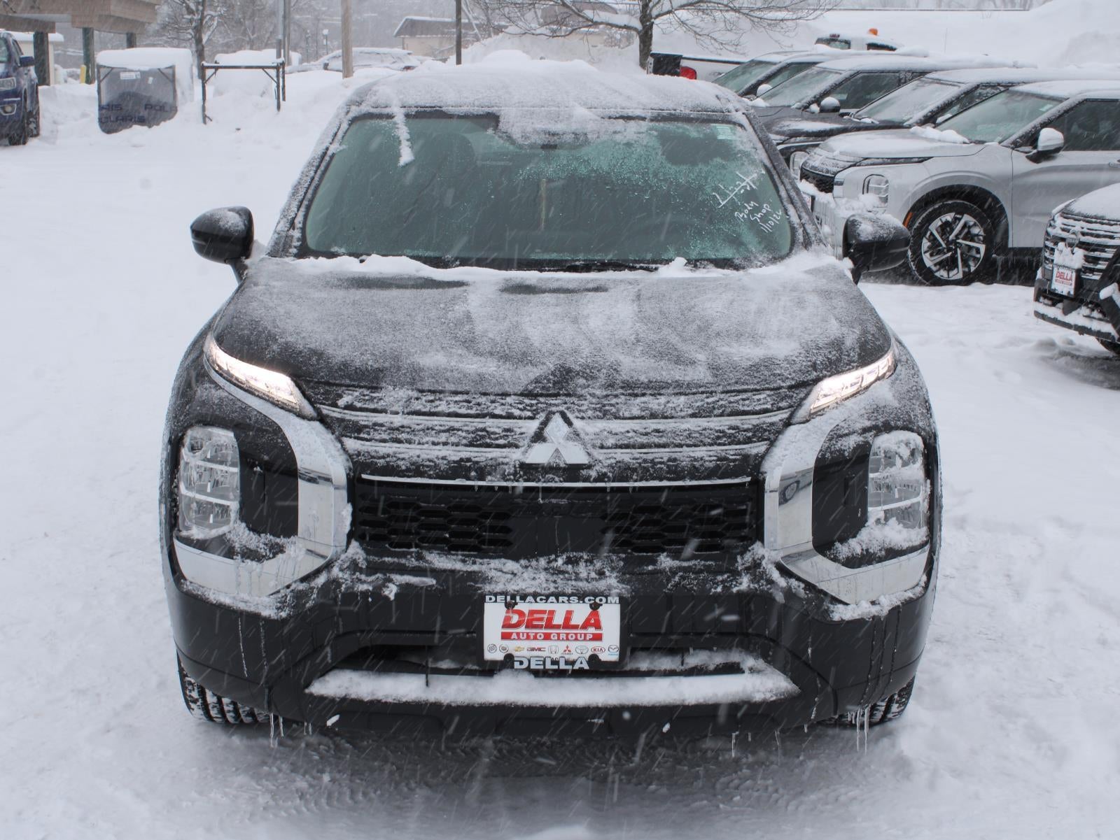 2022 Mitsubishi Outlander ES