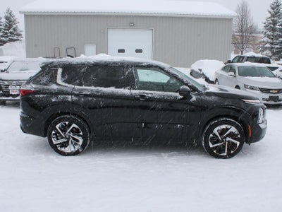 2022 Mitsubishi Outlander ES