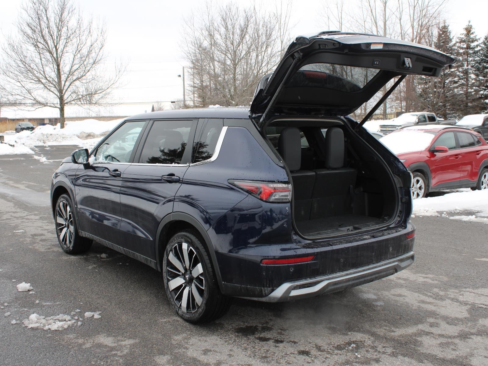 2025 Mitsubishi Outlander SE