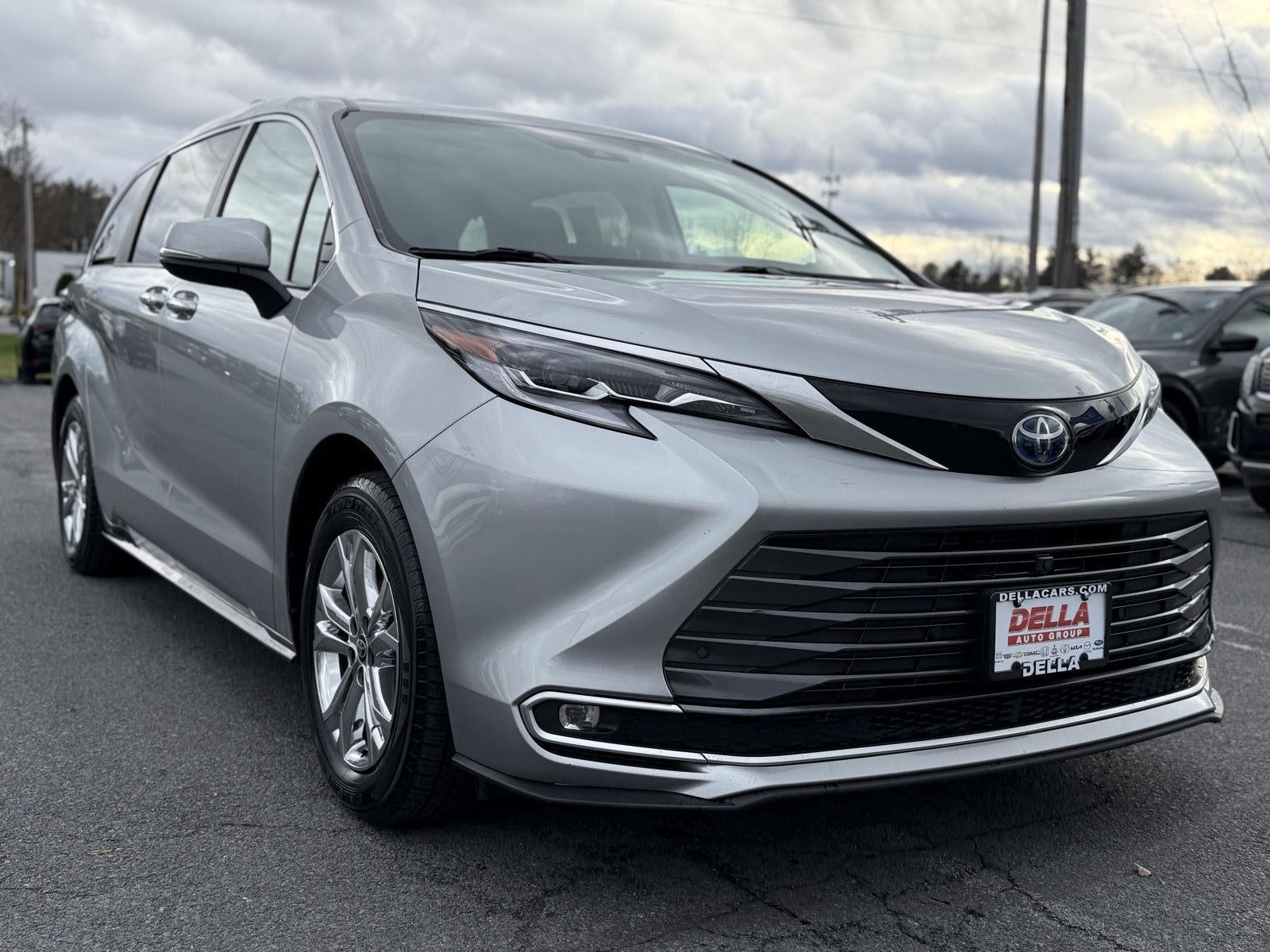 2022 Toyota Sienna Platinum