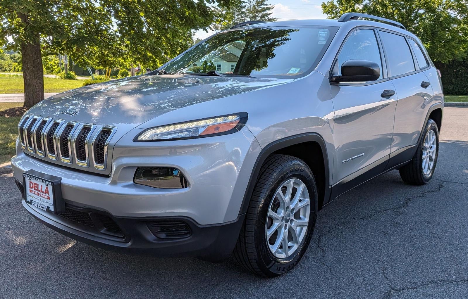 2016 Jeep Cherokee Sport