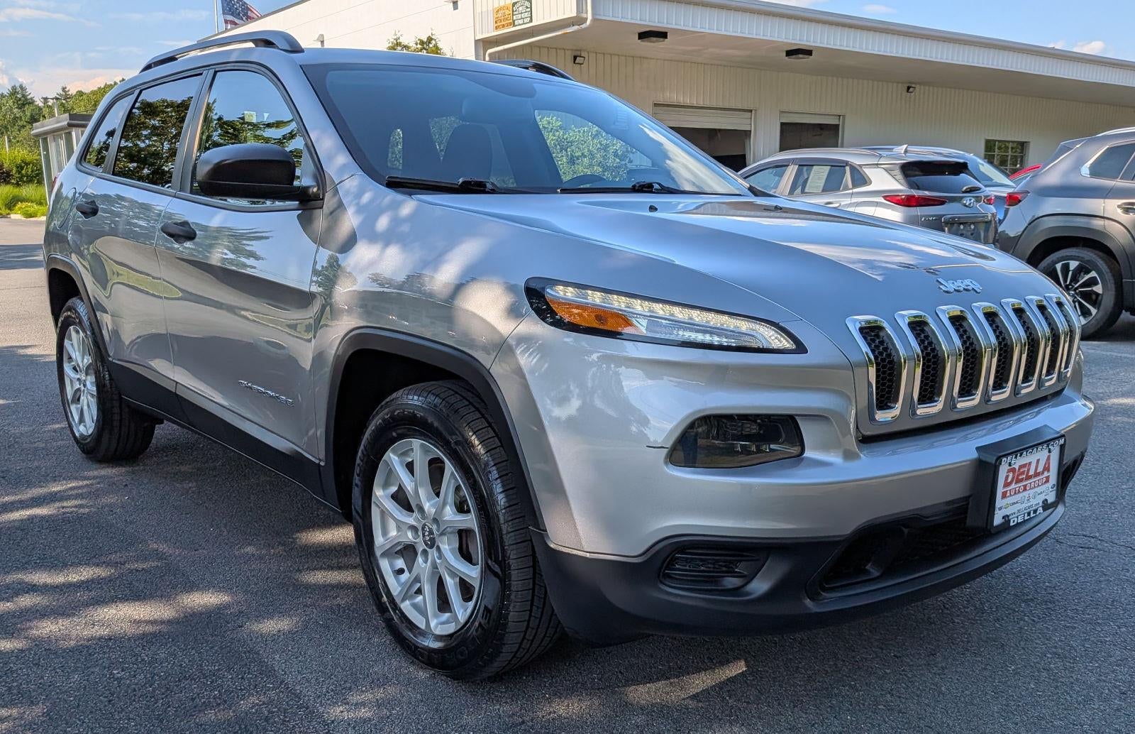 2016 Jeep Cherokee Sport