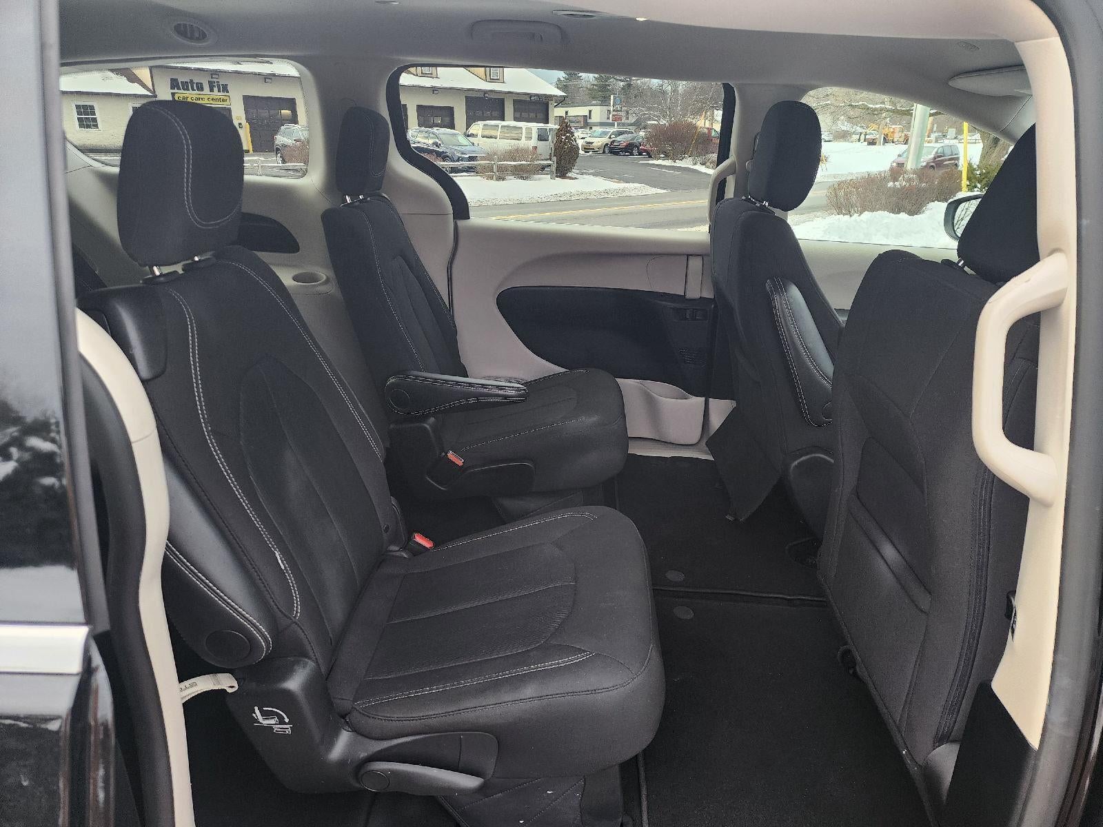 2023 Chrysler Pacifica Touring