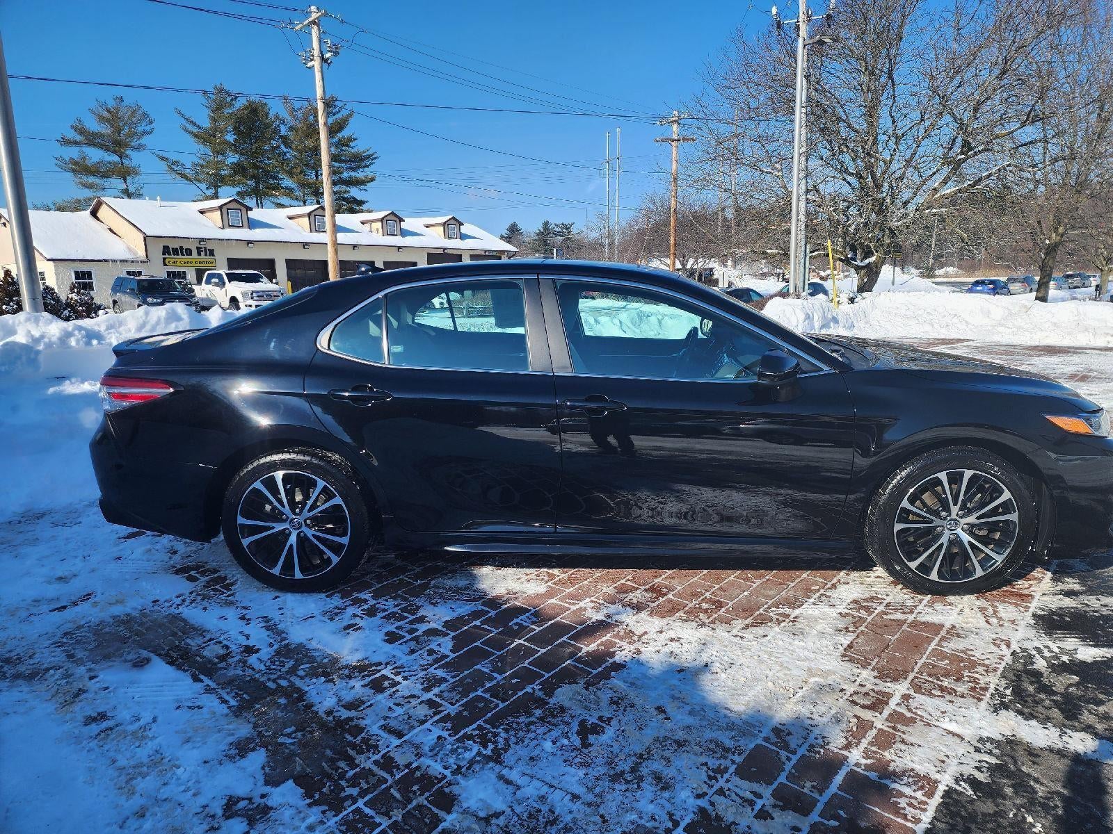2020 Toyota Camry SE
