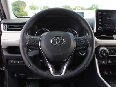 2020 Toyota RAV4 Hybrid XLE