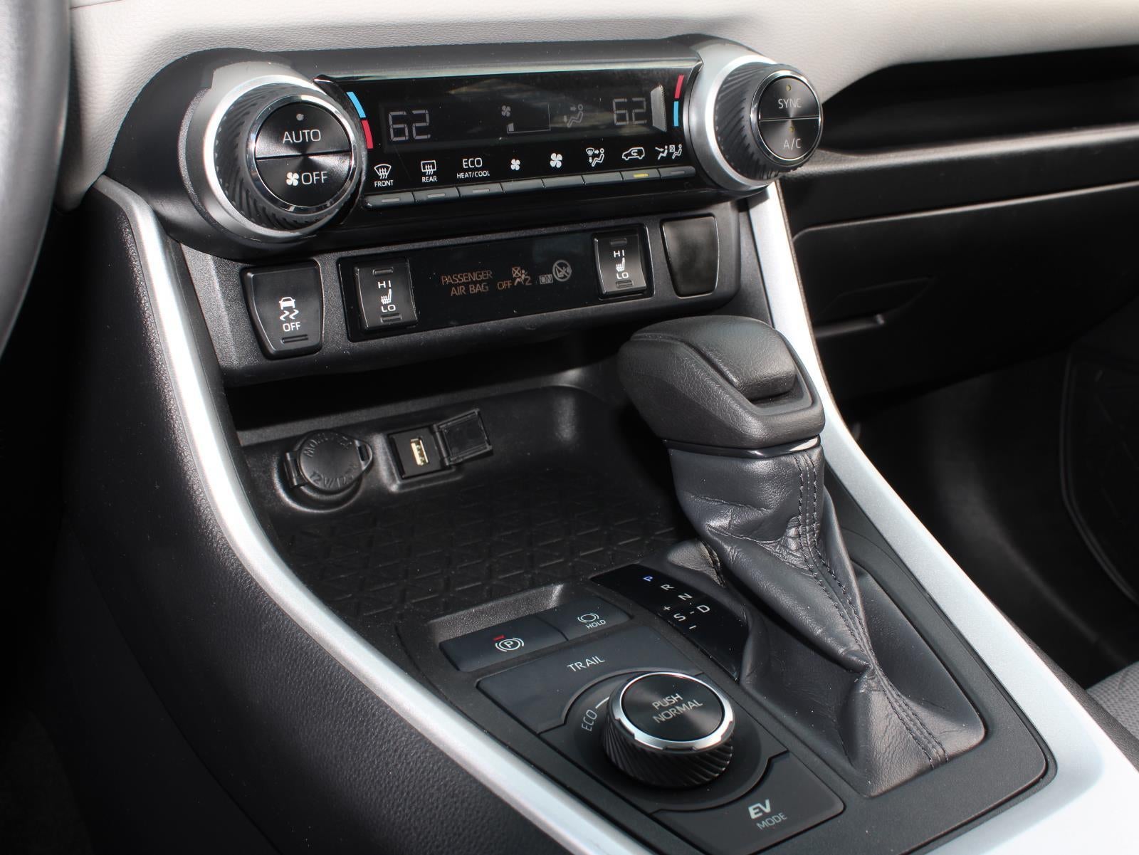 2020 Toyota RAV4 Hybrid XLE