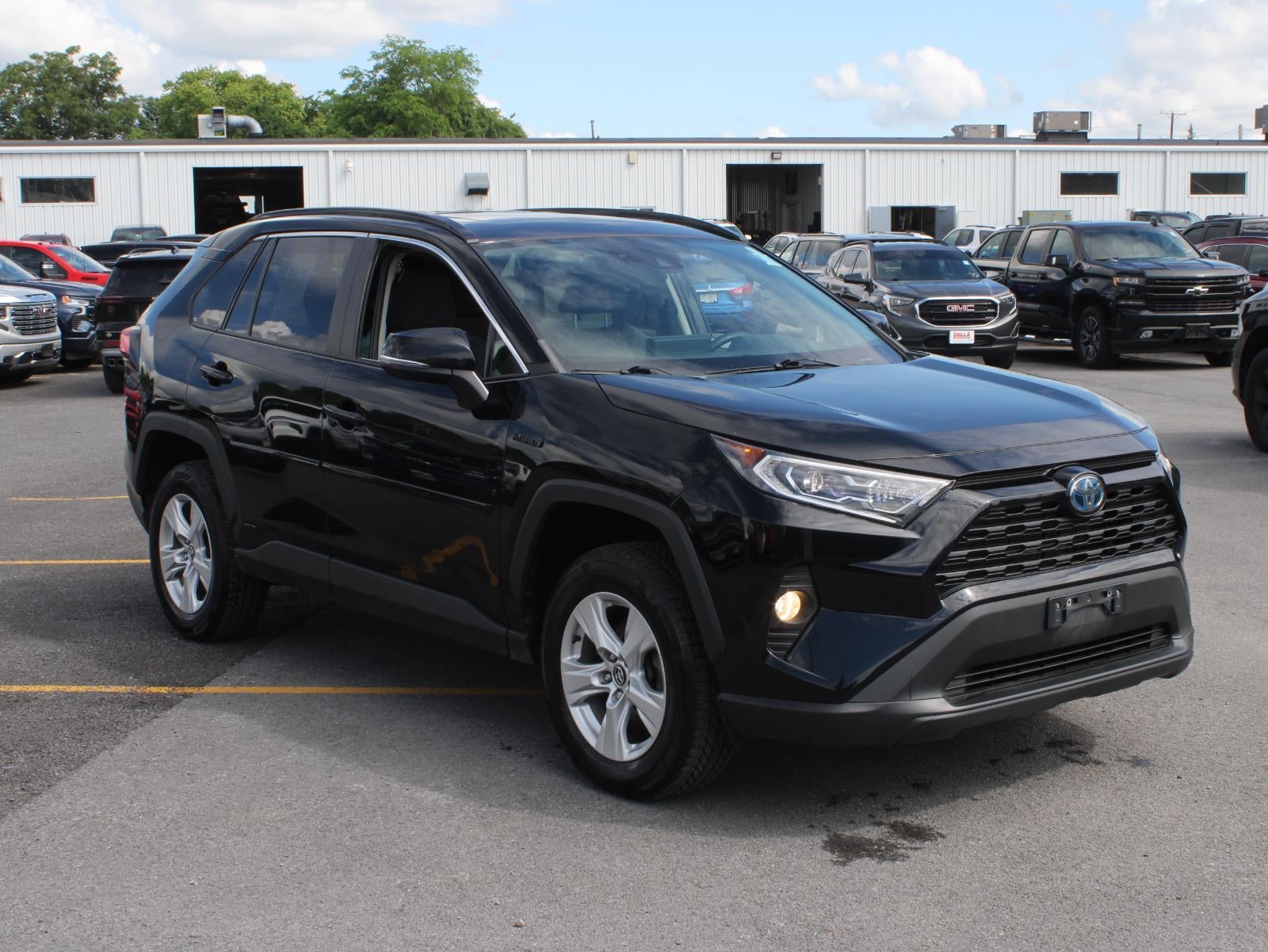 2020 Toyota RAV4 Hybrid XLE