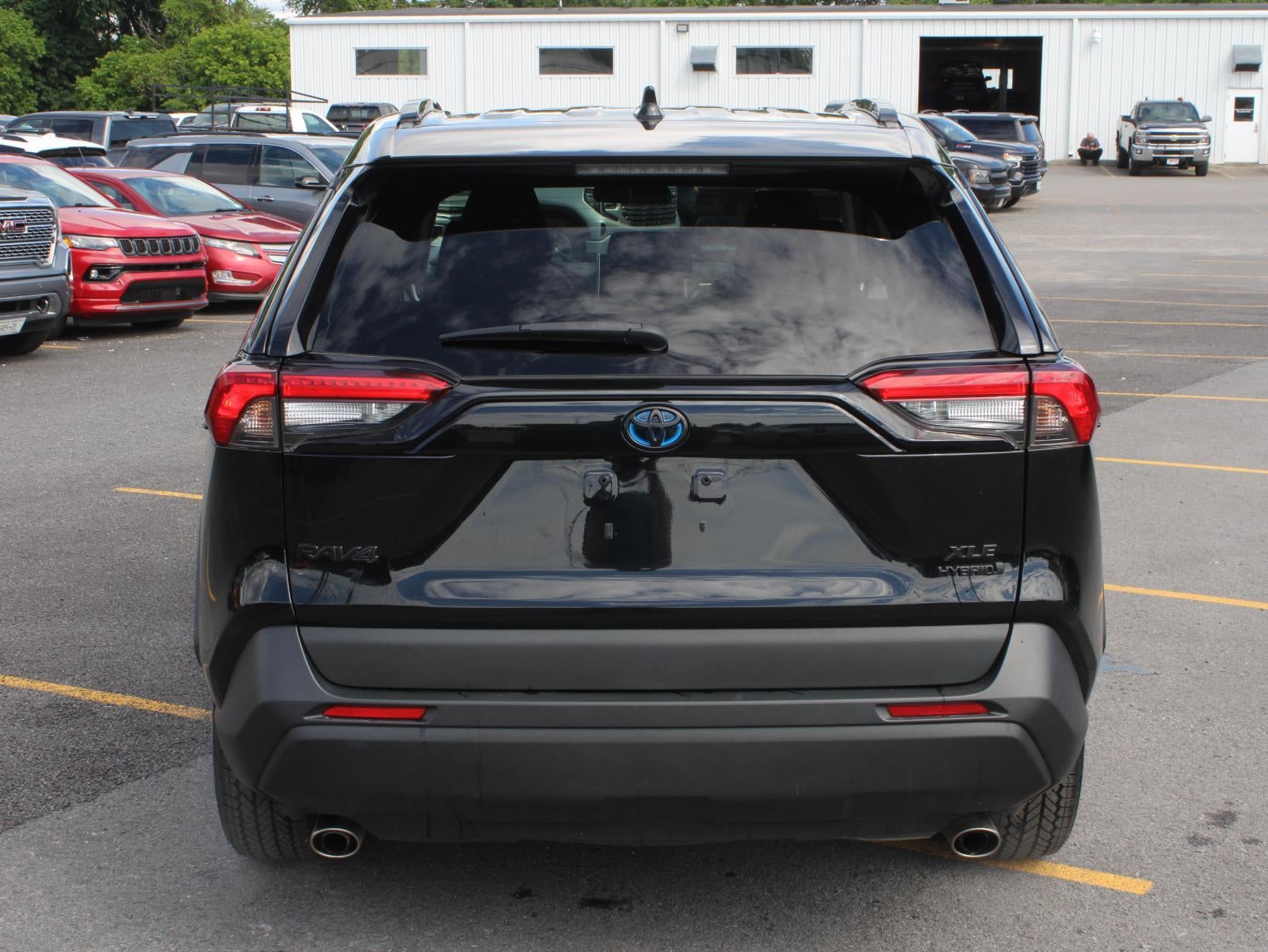2020 Toyota RAV4 Hybrid XLE