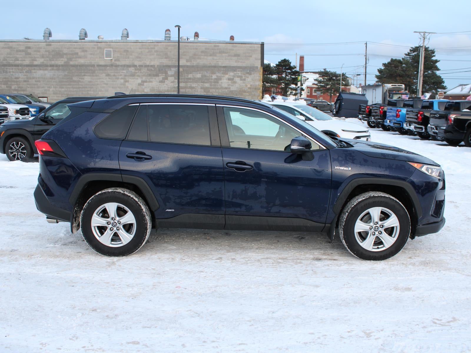 2020 Toyota RAV4 Hybrid XLE